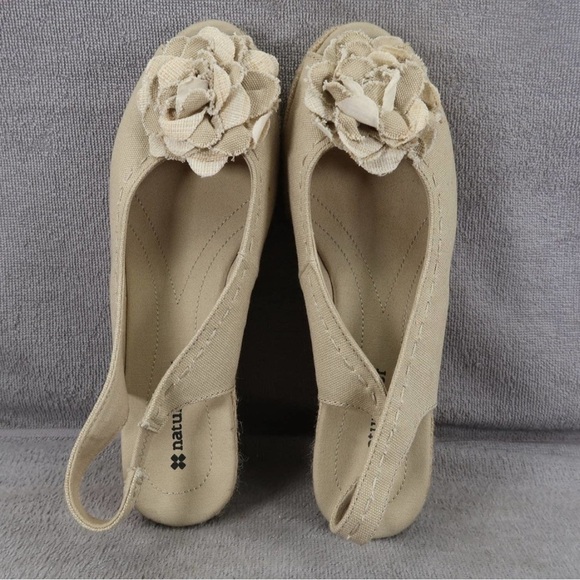 Natralizer. Tan Espadrilles with Floral Detail - Picture 5 of 10